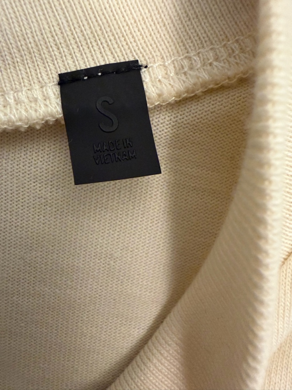 Fear of God Essentials Cream Tee - Picture 5 of 6